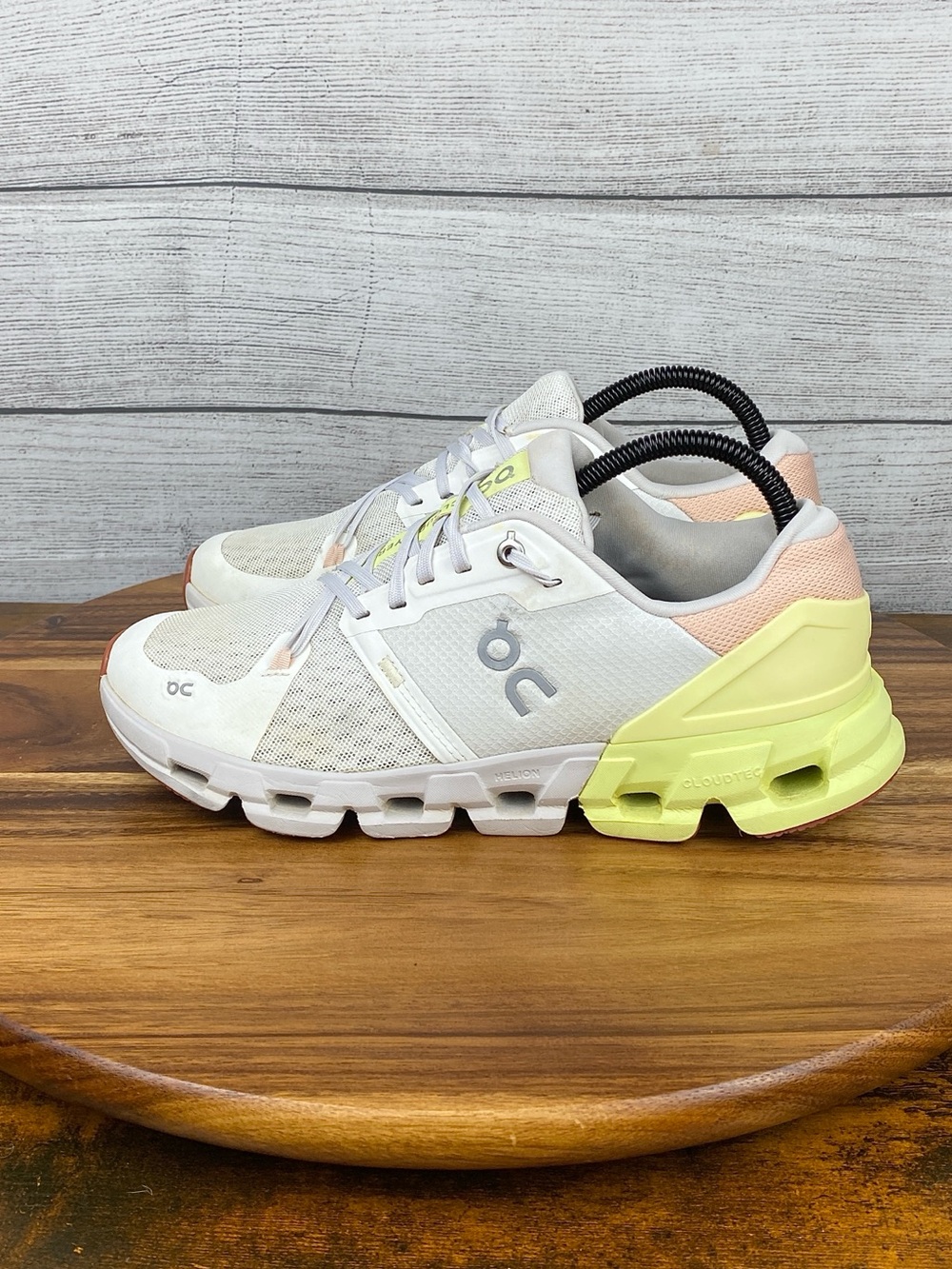 ON Running Cloudflyer 4 White Hay Athletic Shoes Women’s Sneaker Size 8.5